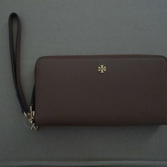 AUTHENTIC BROWN/MOOSE TORY BURCH EMERSON WRISTLET ZIP WALLET - Picture 1 of 6